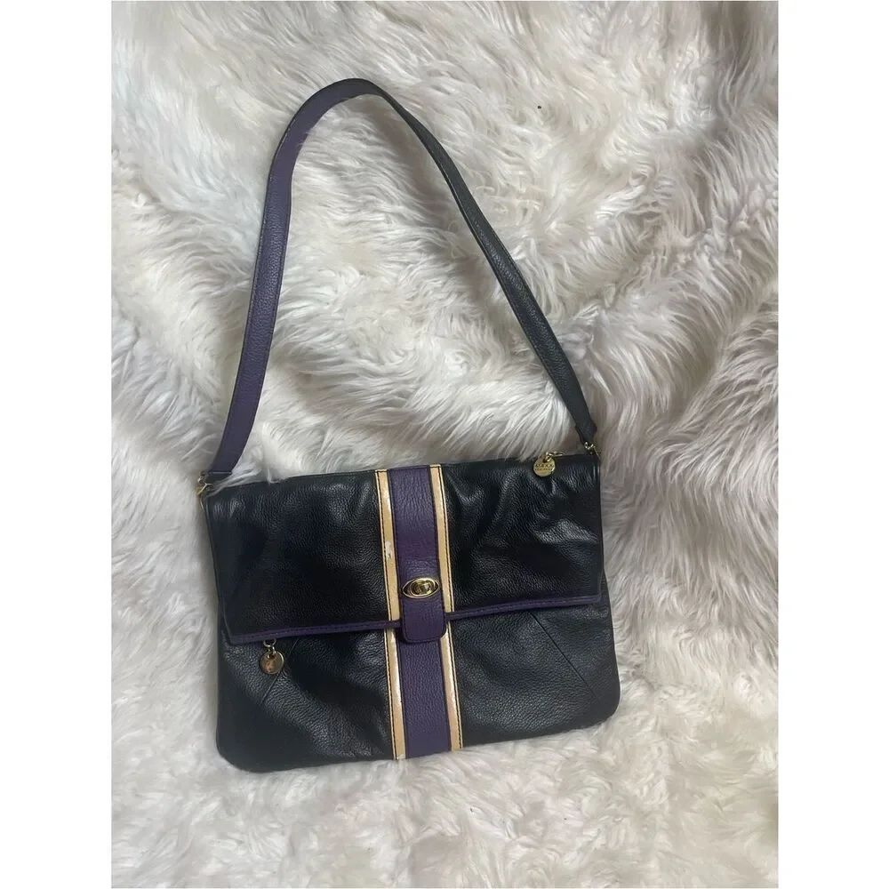 Maxx New York Purple & beige Trim shoulder bag with gold tone hardwares. - Picture 4 of 16